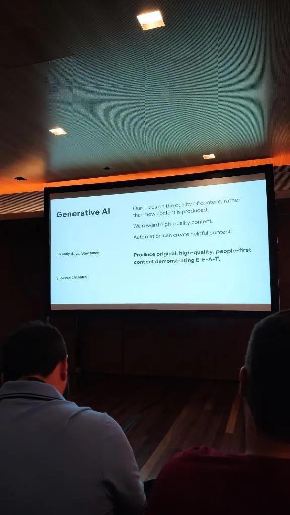 Apresentação de Generative AI e E-E-A-T no Search Central Live